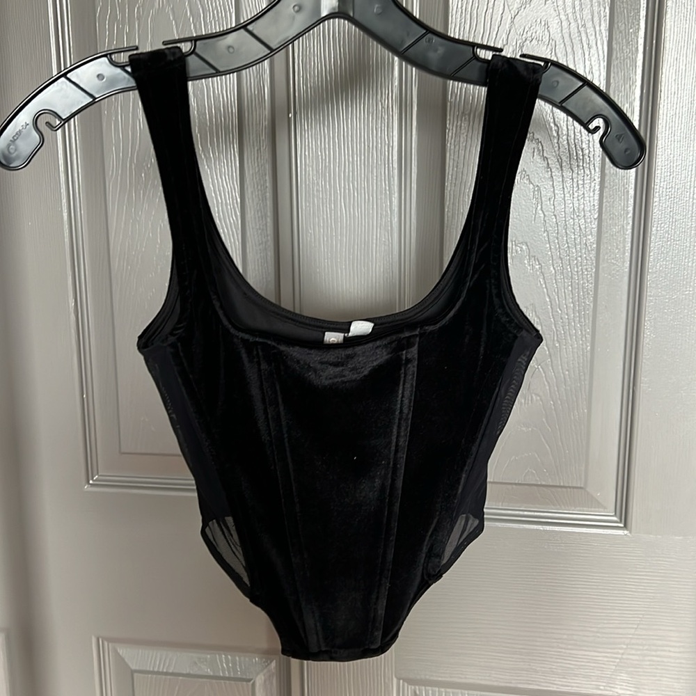 Corset - Picture 9 of 9